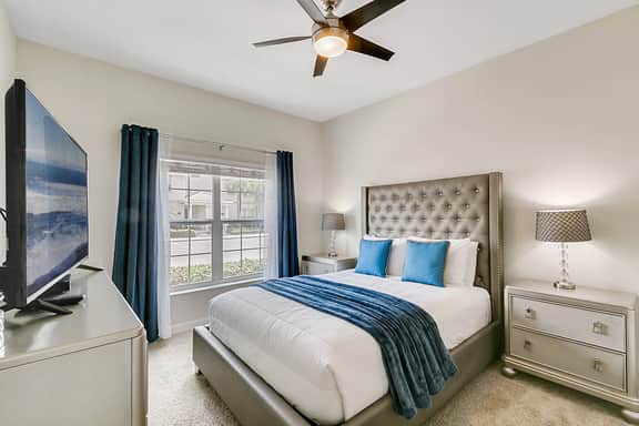 4 Bedrooms/ 3 Bathrooms/ Storey Lake (3056GS)