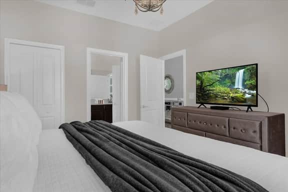 9 Bedroom/ 5 Bathroom Storey Lake (2862 BD)