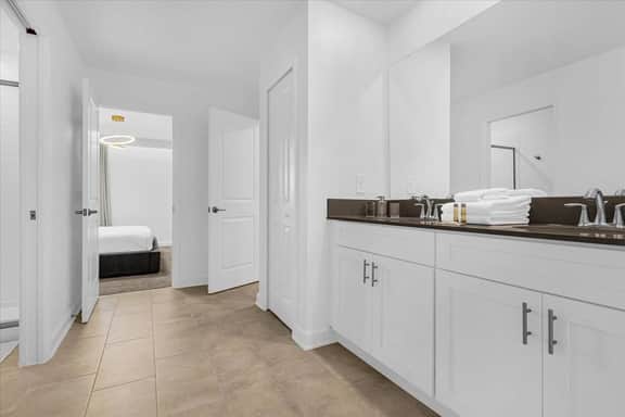9 Bedroom/ 5 Bathroom Storey Lake (2905 PS)