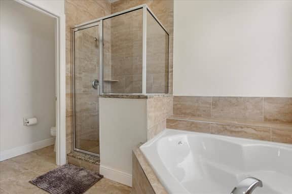 6 Bedrooms / 4.5 Bathrooms Seasons (1270 SB)