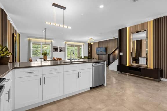8 Bedroom/ 5 Bathroom Storey Lake (2992 PL)