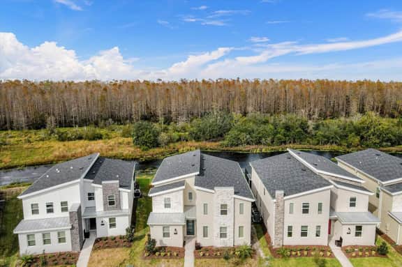 9 Bedrooms/ 5 Bathrooms Storey Lake (2976 PL)