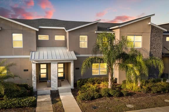 4 Bedrooms/ 3 Bathrooms/ Storey Lake (2952 PS)