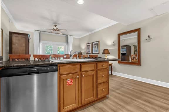 3 Bedrooms / 2 Bathrooms / Reunion (7697-101HC)