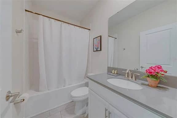 6 Bedrooms/ 5 Bathrooms/ Storey Lake (2760 BD)