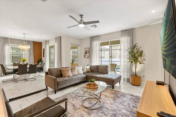 6 Bedrooms/ 5 Bathrooms/ Storey Lake (2771BD)