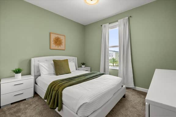 6 Bedrooms/ 5 Bathrooms/ Storey Lake (2771BD)