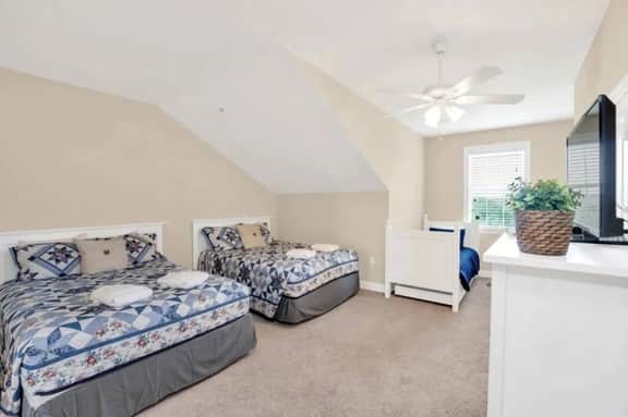 3 Bedrooms/ 2.5 Bathrooms/ Reunion (7635 HC)
