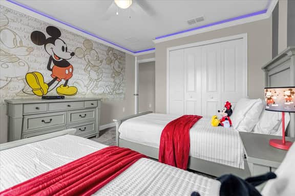 4 Bedrooms/ 3 Bathrooms/ Storey Lake (2893 SS)
