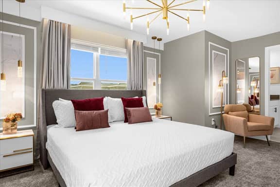 5 Bedroom/ 4 Bathroom/ Storey Lake (2689SS)