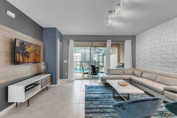3 Bedrooms/ 3.5 Bathrooms/ Solara (1550 CP)