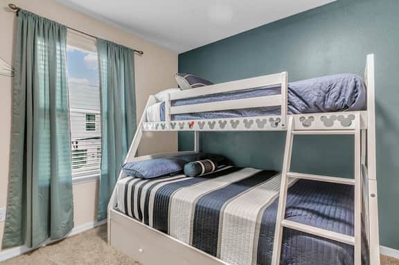 3 Bedrooms/ 3.5 Bathrooms/ Solara (1550 CP)
