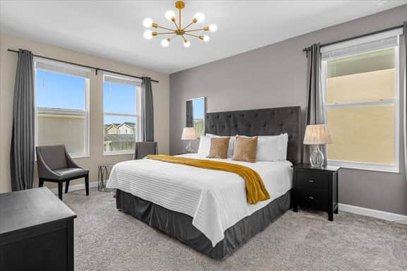 6 Bedrooms/ 5 Bathrooms/ Storey Lake (2809 BD)