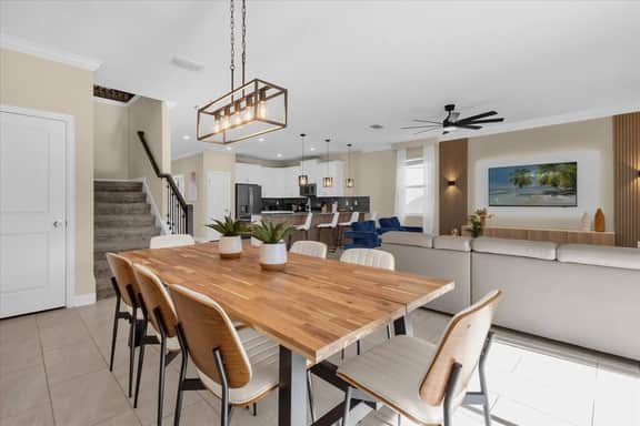 9 Bedrooms/ 5 Bathrooms/ Storey Lake (2742OW)
