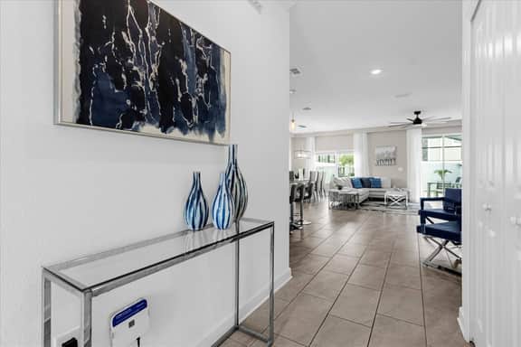 5 Bedrooms/ 4 Bathrooms/ Storey Lake (3019PL)
