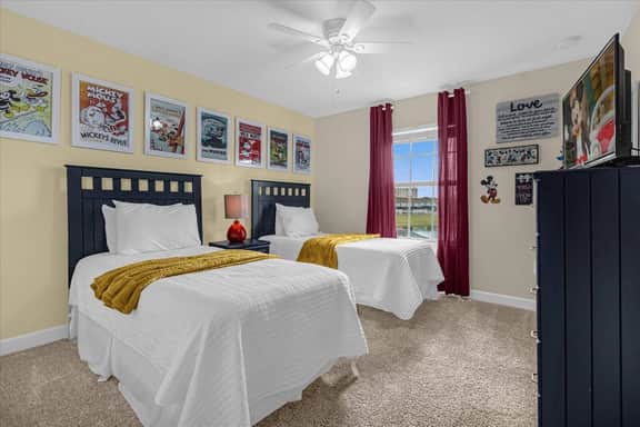 4 Bedrooms/ 3 Bathrooms/ Storey Lake (3075 PP)