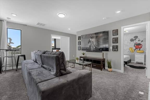 9 Bedrooms/ 5 Baathrooms/ Storey Lake (2931 FS)