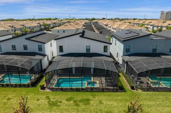 9 Bedrooms/ 5 Baathrooms/ Storey Lake (2931 FS)
