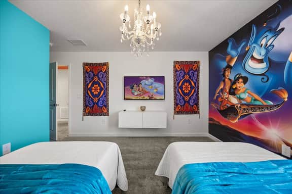 9 Bedrooms / 5 Bathrooms / Storey Lake (2980PL)