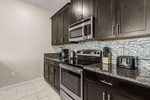 4 Bedrooms / 3 Bathrooms / Storey Lake (3150 PP)
