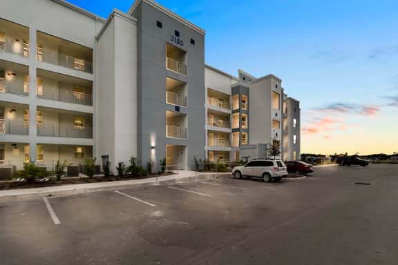 2 Bedrooms / 2 Bathrooms / Storey Lake (3150-404 PC)