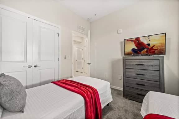 3 Bedrooms / 2 Bathrooms / Storey Lake (3131-406)
