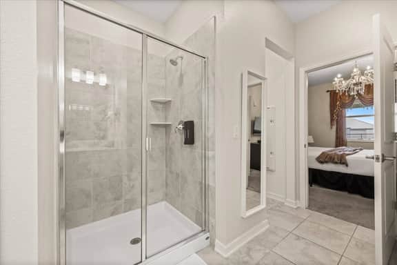 3 Bedrooms / 2 Bathrooms / Storey Lake (3131-406)
