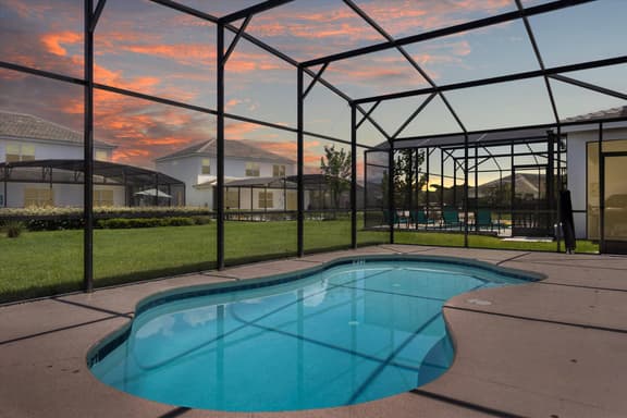 6 Bedrooms / 6 Bathrooms /  Bella Vida (4564 CL)