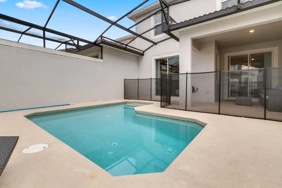 4 Bedrooms / 3 Bathrooms / Champions Gate (1571 SD)