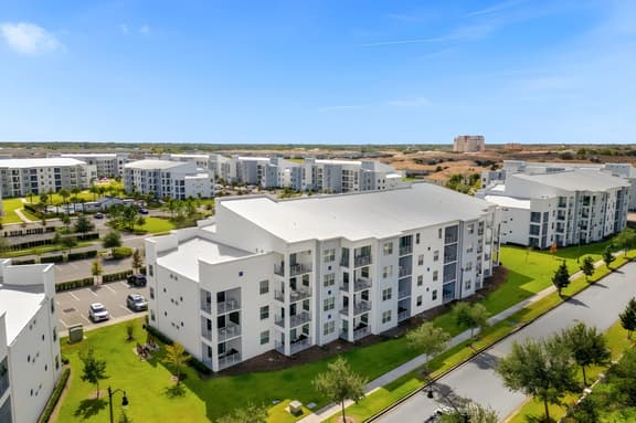 2 Bedrooms / 2 Bathrooms / Storey Lake (4731-304 CT)