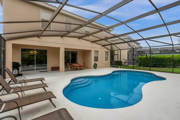 7 Bedrooms / 5 Bathrooms / Solterra (5220 OA)