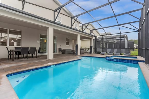 9 Bedrooms / 5 Bathrooms / Storey Lake (4559 NL)
