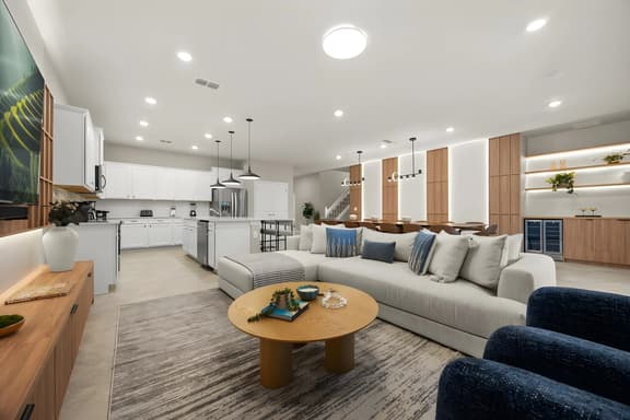 10 Bedrooms / 8 Bathrooms / Windsor Cay (15923CC)