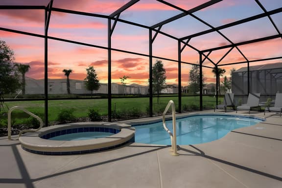 5 Bedrooms/ 5 Bathrooms/ Solterra (7622 OL)