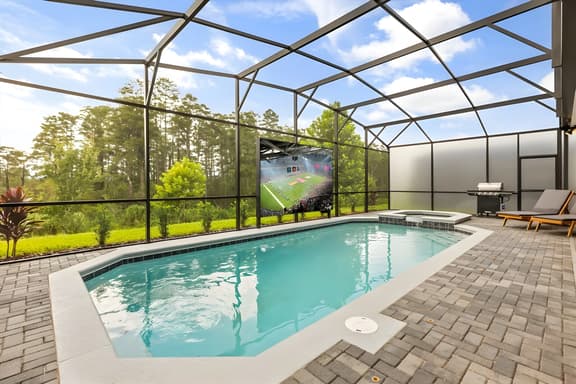 10 Bedrooms/ 8 Bathrooms/ Windsor Cay (15907CC)