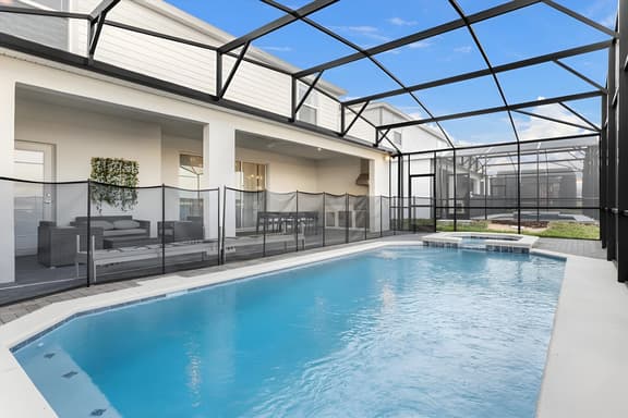 10 Bedroom/ 8 Bathroom Windsor Island (1994 SD)