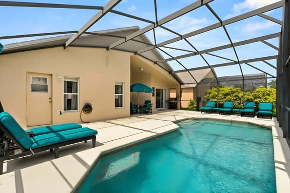 4 Bedrooms / 3 Bathrooms / Terra Verde (210HB)