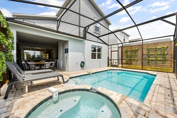 8 Bedrooms / 6 Bathrooms / Solara (9108DP)