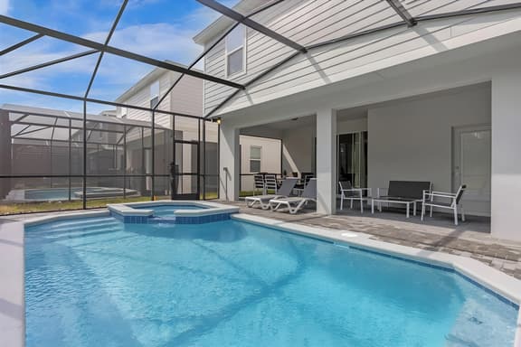 7 Bedroom/ 5.5 Bathroom/ Windsor Island (4436 KR)