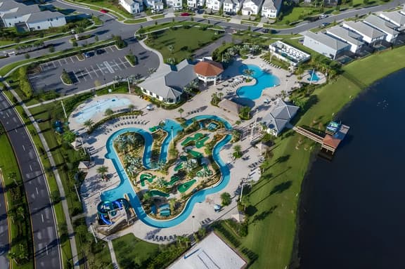 4 Bedrooms / 3 Bathrooms / Storey Lake (4818ML)