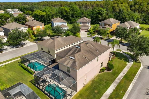 5 Bedrooms / 4.5 Baths / Veranda Palms (2669SC)