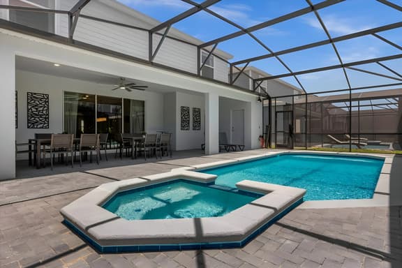 10 Bedrooms/ 8 Bathrooms/ Windsor Island (4141LA)