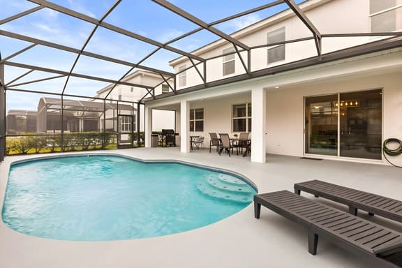 8 Bedrooms/ 5 Bathrooms/ Sonoma Resort (2610 CA)