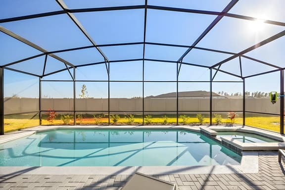 10 Bedrooms / 9 Bathrooms / Windsor Cay (16215CC)