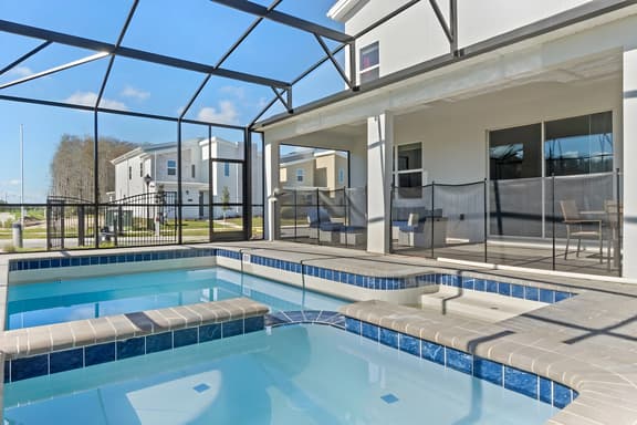 9 Bedroom/ 5 Bathroom Storey Lake (4396 QS)
