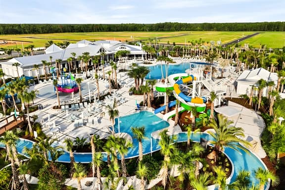 10 Bedrooms / 8 Bathrooms / Windsor Cay (16207CC)