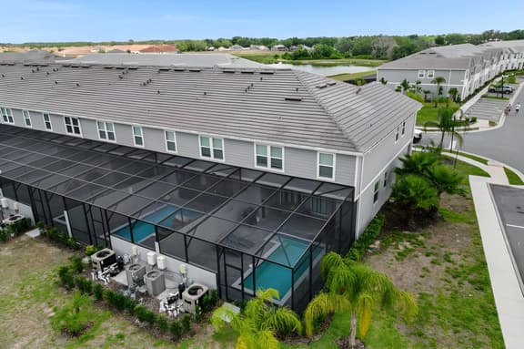 5 Bedrooms/ 4.5 Bathrooms/ Solterra (7104 OL)