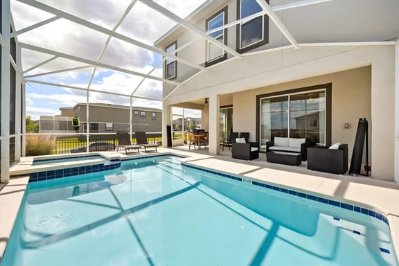 6 Bedrooms/ 5 Bathrooms/ Champions (1097 LS)