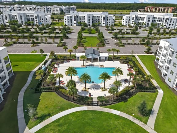 3 Bedrooms/ 2 Bathrooms/ Storey Lake (4751-201CT)