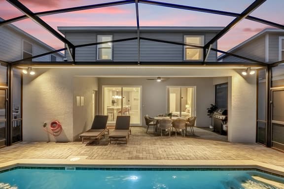 5 Bedrooms/ 5.5 Bathrooms/ Windsor Cay (15835CC)